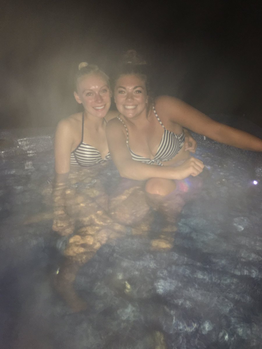 LeahRecker's tweet photo. happiest of birthdays to my favorite country bumpkin ;) ily Syd💕💓 https://t.co/S7yvMnSM87