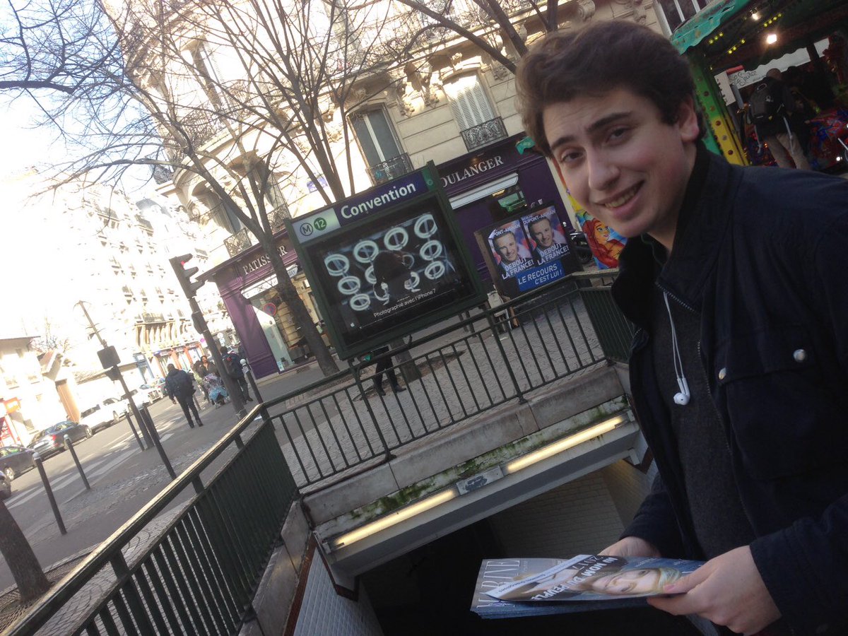 DavyRodriguez_'s tweet photo. Le #FNJIDF était présent dans le XVème arrondissement pour faire connaître le programme de @MLP_officiel aux habitants. #AuNomDuPeuple https://t.co/j4MtSvfpJQ