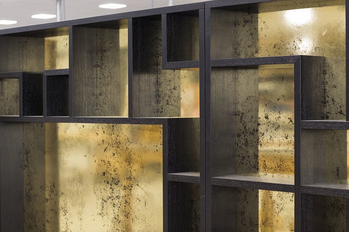 NijboerID's tweet photo. Letterlijk een schitterend project! De kasten voor Van der Valk A4 @HotelSchiphol hebben een gouden binnenkant gekregen. Binnenkort meer.. https://t.co/9t0nx2eap0