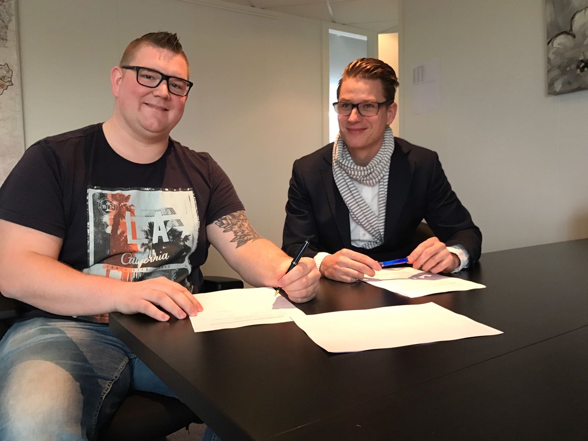 Het is officieel! Maximaal Advies is sponsor van <a href="/Meulyy/">Ron Meulenkamp</a>. Wij zien uit naar een succesvolle samenwerking. #darts