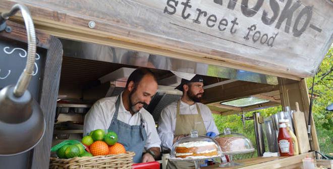 BriamA_Plus's tweet photo. The Azca Gardens will host this edition of @MadrEATmarket this weekend! #EventsinMadrid https://t.co/a6gT8Mtxng https://t.co/ozrwqhH2dW https://t.co/CcOL8JmJQj