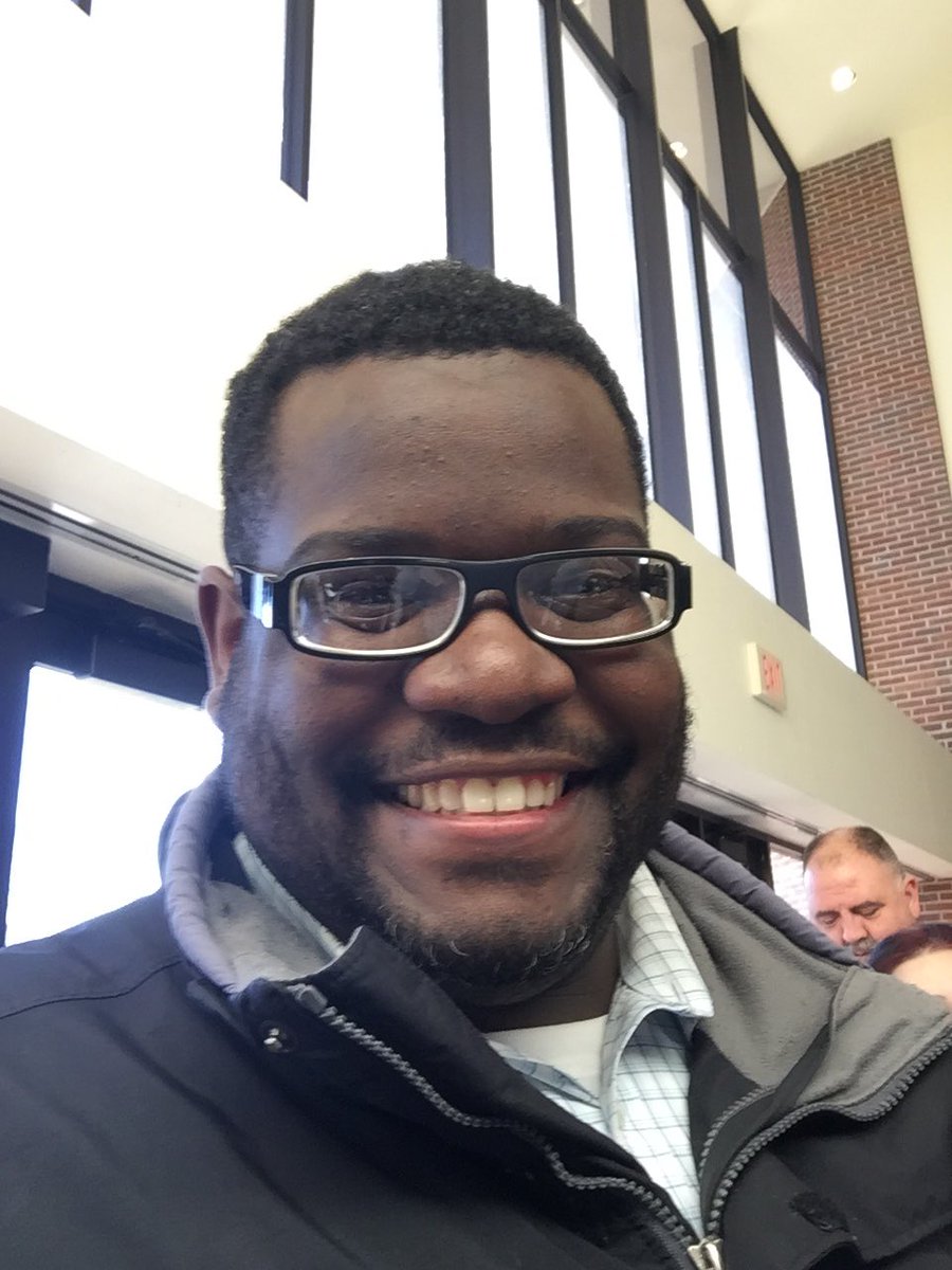 BLT2785's tweet photo. @violadavis in line to get tickets to see you at The University of Kentucky! https://t.co/pNGttt98DV