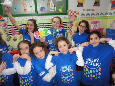 SmileyWater's tweet photo. Entre todos, un mundo mejor es posible.
#SmileyWater @feijoozorelle @Mjnovo https://t.co/tSfYDazF82