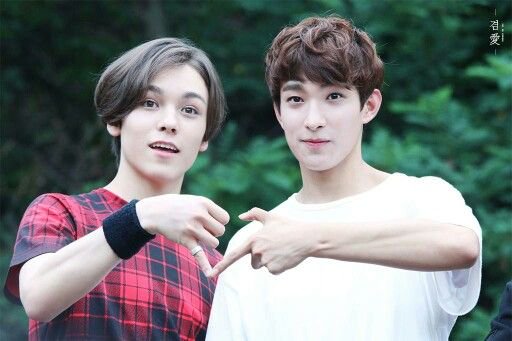 vernon_17s's tweet photo. Pre-Debut -> Adore U -> Manse -> Pretty U
♥♥♥
#Happy_DK_VERNON_Day 
#소중한_한솔이와_석민이의_생일을_축하해
Cr: tagged https://t.co/y9O7MJpRA3