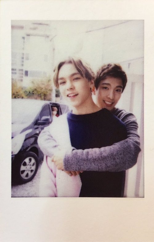 vernon_17s's tweet photo. Pre-Debut -> Adore U -> Manse -> Pretty U
♥♥♥
#Happy_DK_VERNON_Day 
#소중한_한솔이와_석민이의_생일을_축하해
Cr: tagged https://t.co/y9O7MJpRA3