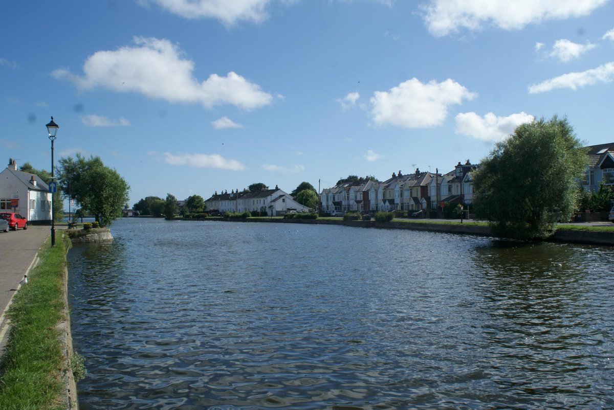 #beautiful #views of The Millpond #emsworth What better place to live ! Call us 01243 374711 bit.ly/2lVr8QX @PropertyHants <a href="/IanCope/">Ian Cope</a>