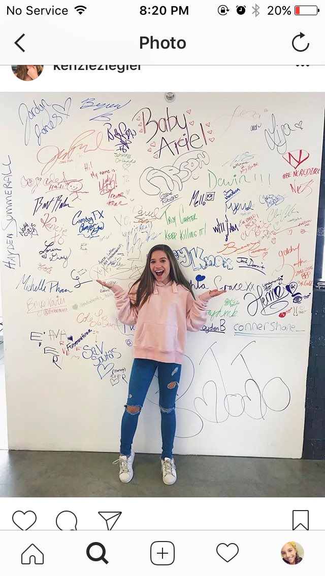 UpdatesZieglers's tweet photo. @kenzieziegler Has a NEW YouTube video!!!!!!!!!!!!! And @kenzieziegler had Fan at @musicallyapp headquarters!!!! I wish I went https://t.co/3YasG4lTC8