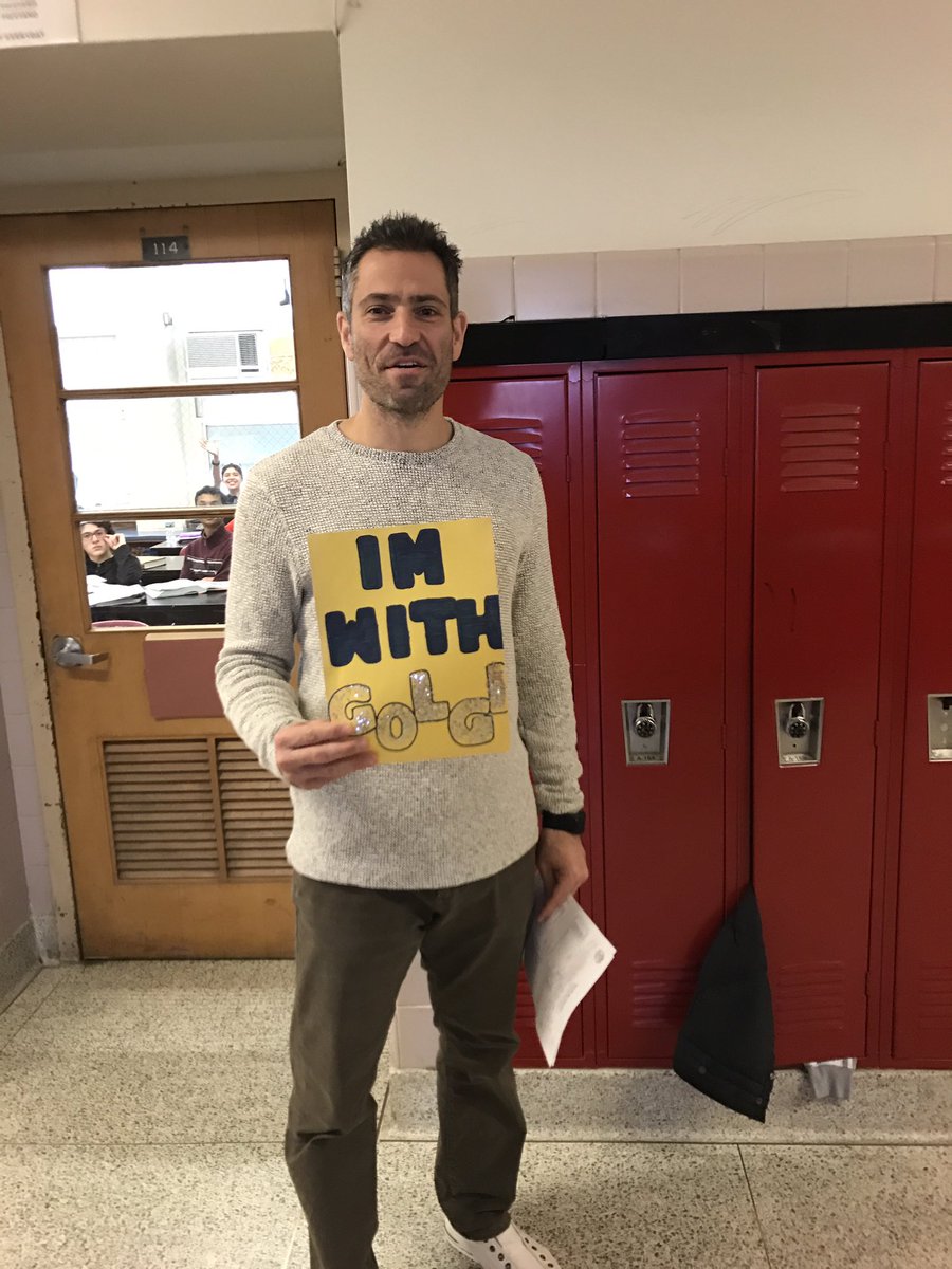_Martin95Luther's tweet photo. Some very credible #Golgi supporters! #Cell2k17 https://t.co/MdzTeK0Rxb