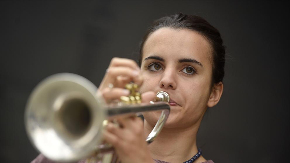 LaVanguardia's tweet photo. Andrea Motis, la joven estrella del jazz español, da el salto internacional https://t.co/Kwx1vA3JpJ https://t.co/m1J7auQR88