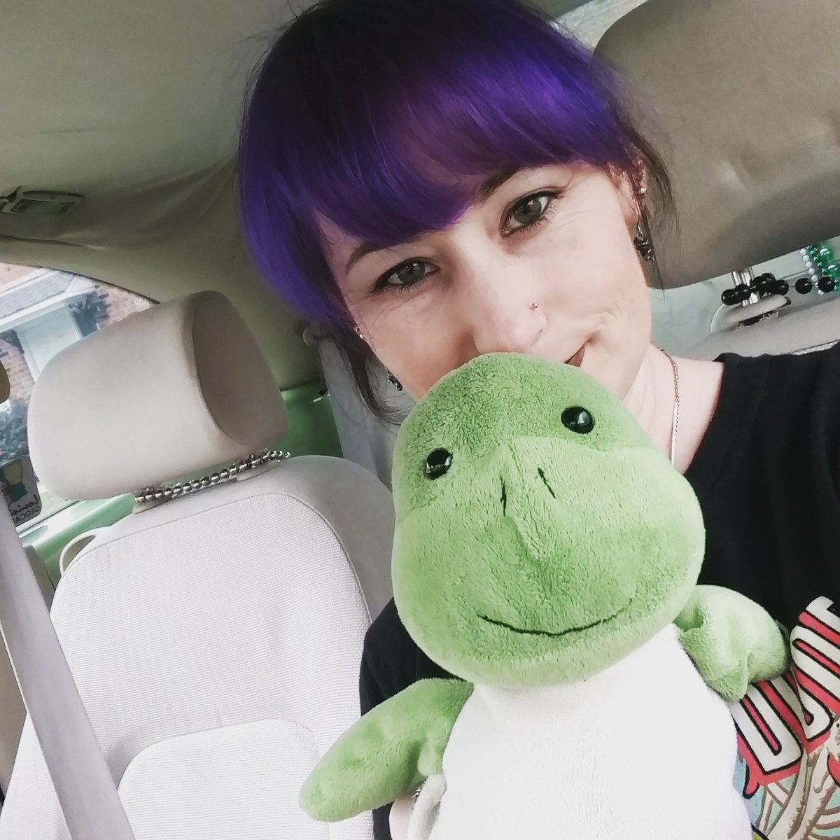 MasolinoTurtle's tweet photo. In the car and of to #Pensacon with @ajzipper ! Catch y'all on the flip side! #conlife #comiccon #Pensacola #MasolinoTurtle #TurtleLove https://t.co/HkrOjDNTwQ