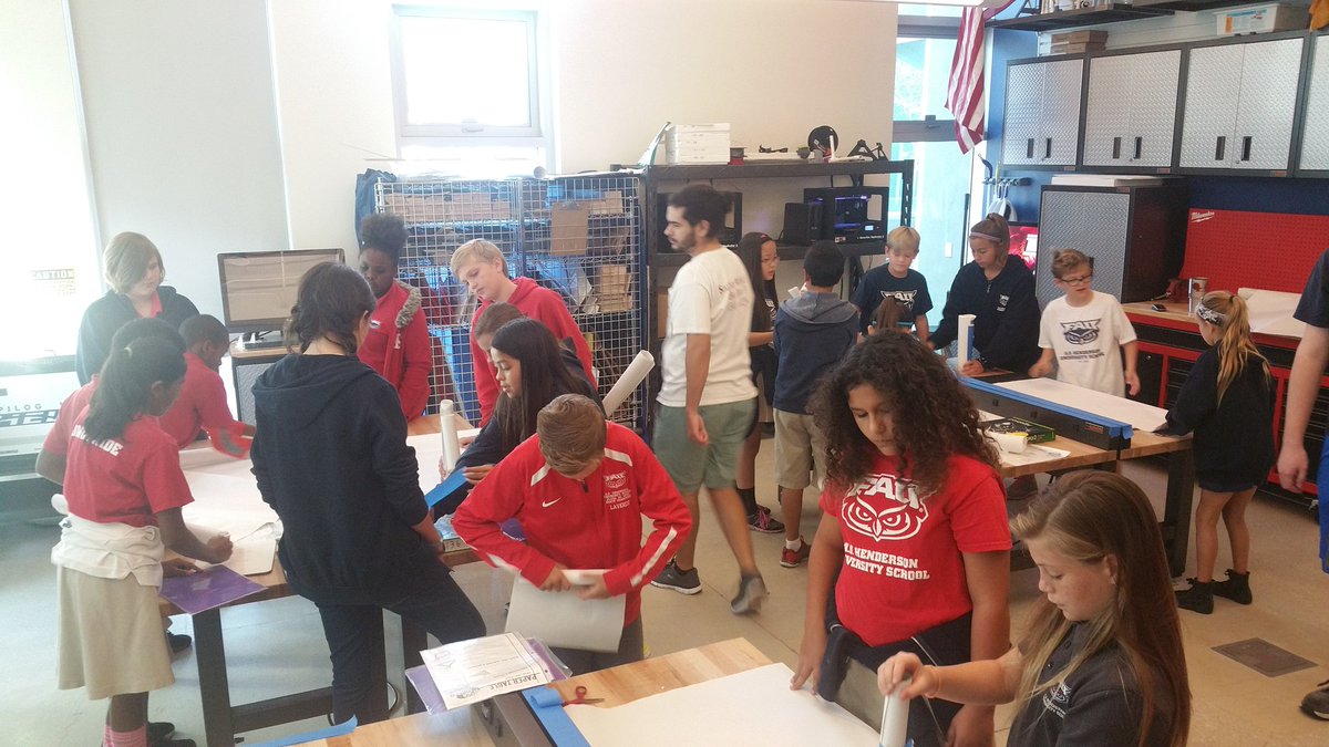 SciNanceTweet's tweet photo. Hosting fun hands-on STEM activities with elementary students in the FAU High lab @ADHUS_FAUHS @bees_sherry https://t.co/Wnn9BLzwdm