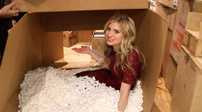 newyorklivetv's tweet image. Today at 11:30 @AshleyBellman22 explores #TheObjectLesson @NYTW79's!