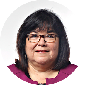 OntUniv's tweet photo. #Aboriginal grads share how university helped them thrive &amp; take their #futurefurther in 13 inspiring videos https://t.co/AytZ2cYo7R #cdnpse https://t.co/LgzuNPV2Mp