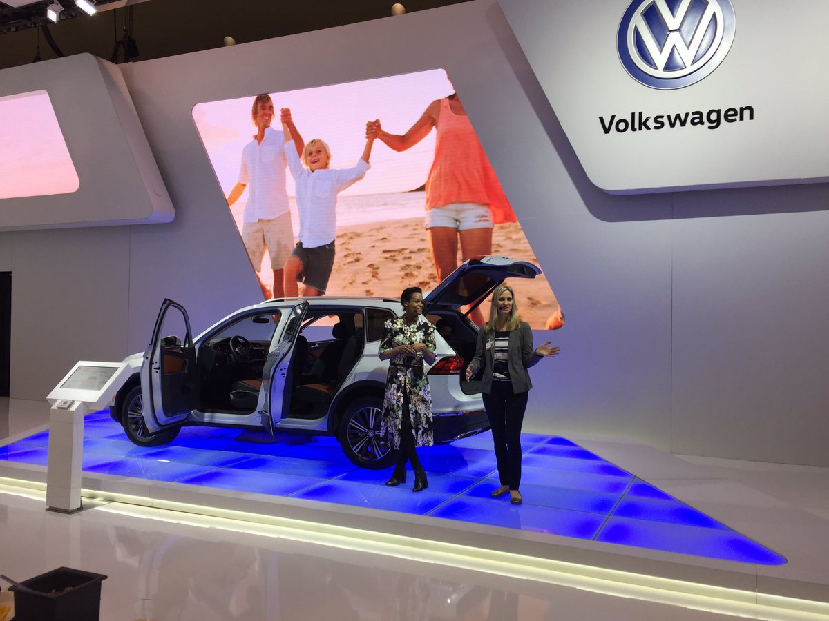 BusyMomofTwins1's tweet photo. The NEW Tiguan is bigger and roomier @VWcanada #VWAutoshow @TheStyleHouse Perfect for families and those that need to take lots of stuff! https://t.co/4ct05nrklV