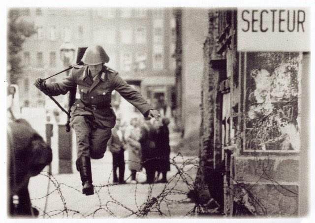 DDRTimeline's tweet photo. August 13, 1961: The building of the. Berlin Wall begins. https://t.co/5ojeUyG5cn
