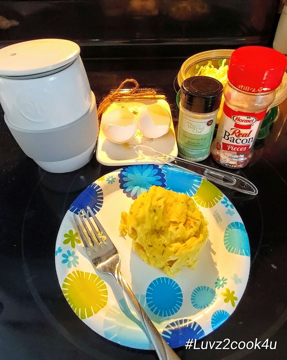 Luvz2cook4u's tweet photo. The NEW Egg Cooker was "egg-cellent" today. BE&C in 90 seconds! #Luvz2cook4u #MyPerfectBreakfastNeeds #productsinaction https://t.co/foiVkvDnqA