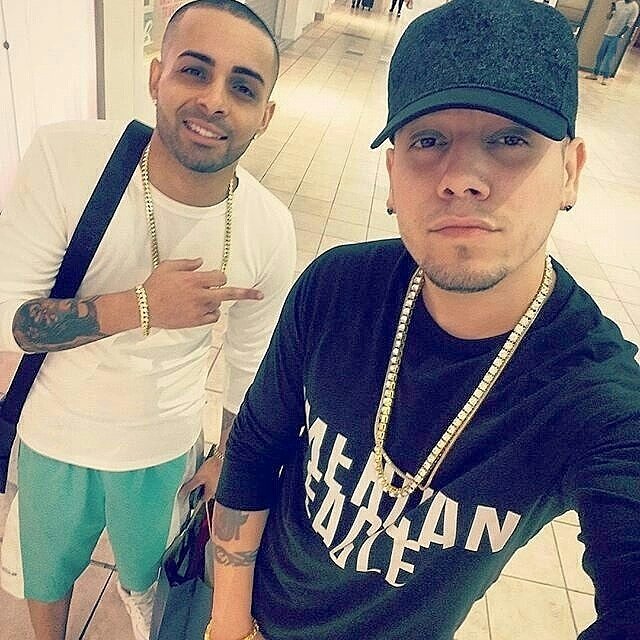 junofcmed's tweet photo. Hoy después de casi 6 Años nuestro artista vuelve a Medellín @Junothm @FadePresion 🔥🔥💪 https://t.co/1yrlsCzvhG