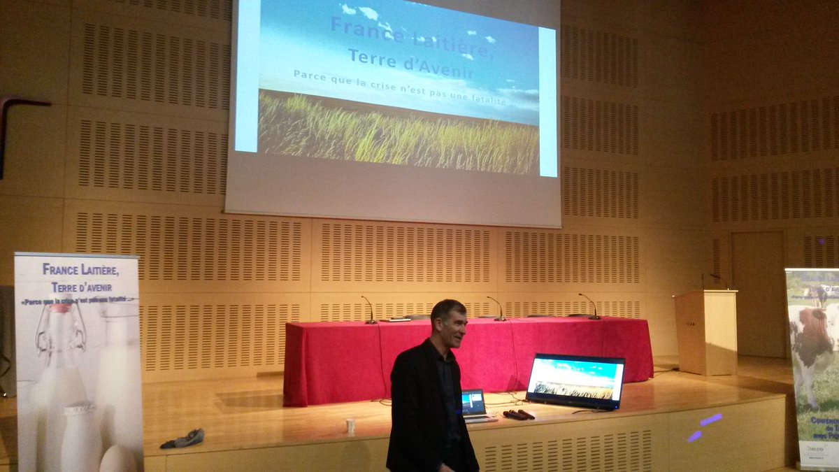 LaitMotiv's tweet photo. Merci aux participants à #clermont...notre cycle de conférence continue...
#laitmotiv #conferencedulait #Triesse #patrickramet #patrickvalo https://t.co/URL9NL1cB4