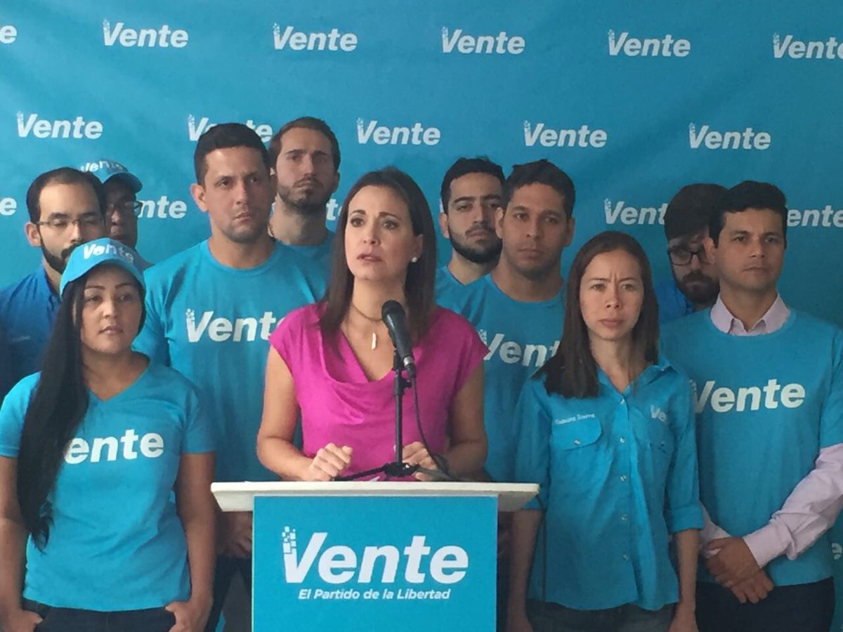 MariaCorinaYA's tweet photo. .@VenteVenezuela sobre legitimación d partidos politicos: esto es una nueva trampa de la dictadura para ganar tiempo y escoger su oposición https://t.co/oGu8EPslJf