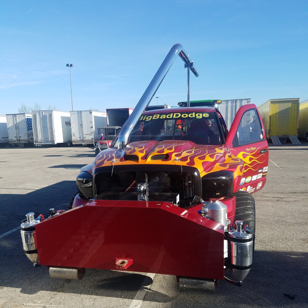 missyryan92's tweet image. Got our truck unloaded at Broadbent Arena in Louisville at tge National Farm Show.  Pulling tomorrow at 1 PM.