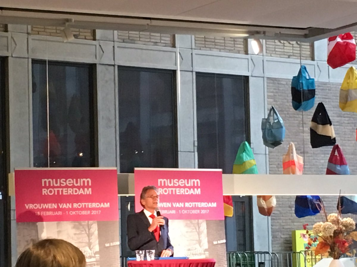 Antoinettelaan's tweet photo. Opening @MuseumRotterdam tentoonstelling Vrouwen van Rotterdam @paulvandelaar #ook010 #niet'his'story #maar'her'story https://t.co/sgr7uHEQLf