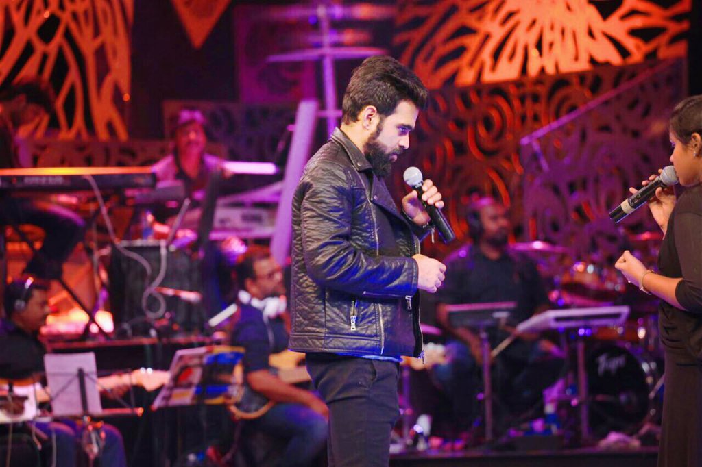 SingerNivas's tweet photo. Those interesting moments with the kids on the sets of SSJ05. watch out the magic this weekend at 7pm #TEAMNIVAS @vijaytelevision https://t.co/IklrGyTQYi