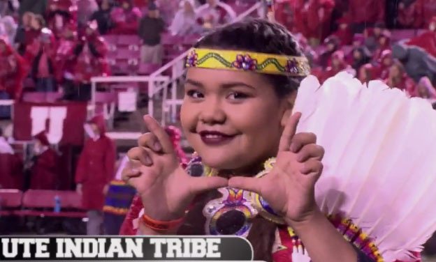 VortexFest's tweet image. Go Nuchu! Ute Tribe Featured During Utah Football Halftime Show - crwd.fr/2jSvJFX - Native American Pow Wows

...