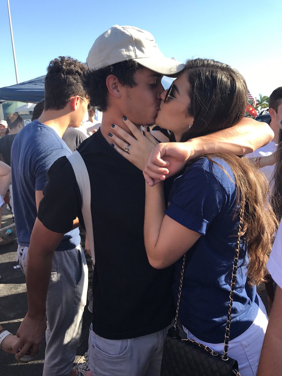 Natashaa831's tweet photo. happy birthday to my best friend... love you long time babe❤ https://t.co/q1tFpjYBKh