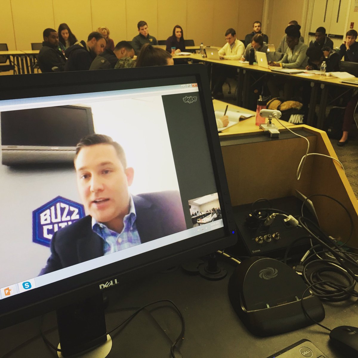CSLatVCU's tweet photo. Appreciate CSL alum @wheelingal of @hornets for sharing his insight &amp; experience on premium ticket sales #BuzzCity #CSLnetwork https://t.co/quyP3TOsdu