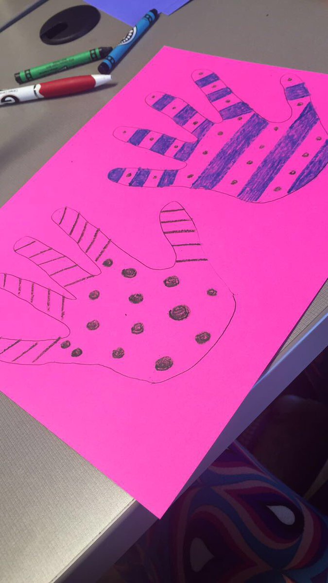 MaddieSwab's tweet photo. Making hands for @studentsrebuild  to help raise money to empower children in Nicaragua + Indonesia! #UGAGlobalSW https://t.co/i3WvJLRwRy