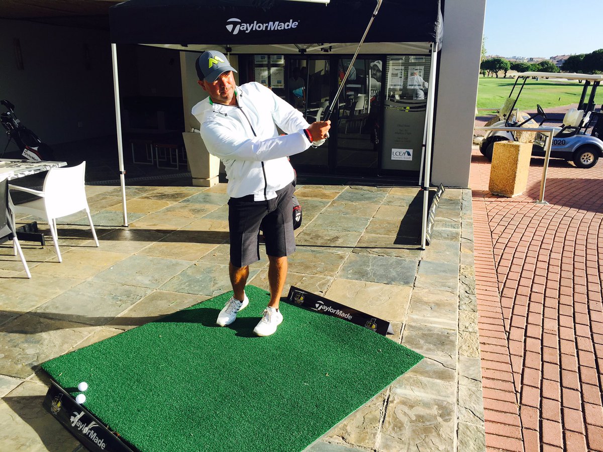 TaylorMadeSA's tweet photo. The challenge is on! Chipping comp from the terrace at @LBNGolfEstate has got everybody buzzing! #BetterEverything https://t.co/Ja13ZCkD0Z