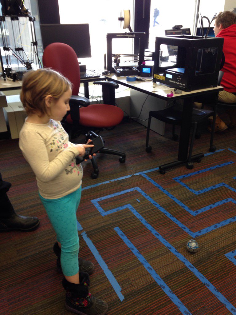 brock_library's tweet photo. Elsie working the #Sphero in the @BrockMakerSpace #brocklibmakes https://t.co/uX5Sw1KfRS