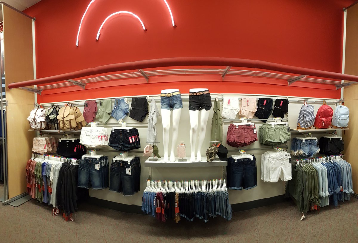 Adding new short styles to our walls!! 🌞 #T2310  🎯
@RinggoldJeffrey <a href="/jose_1/">Jose Fortun</a> <a href="/BrianThomas90/">Brian Thomas</a> @ColonJosian <a href="/JustinBowen01/">Justin Bowen</a>