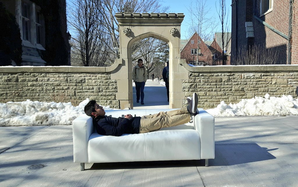 Cam_Galindo's tweet photo. Just an average day on campus @McMasterU #TodayatMcMaster #HamOnt https://t.co/rJAAq4gTtL