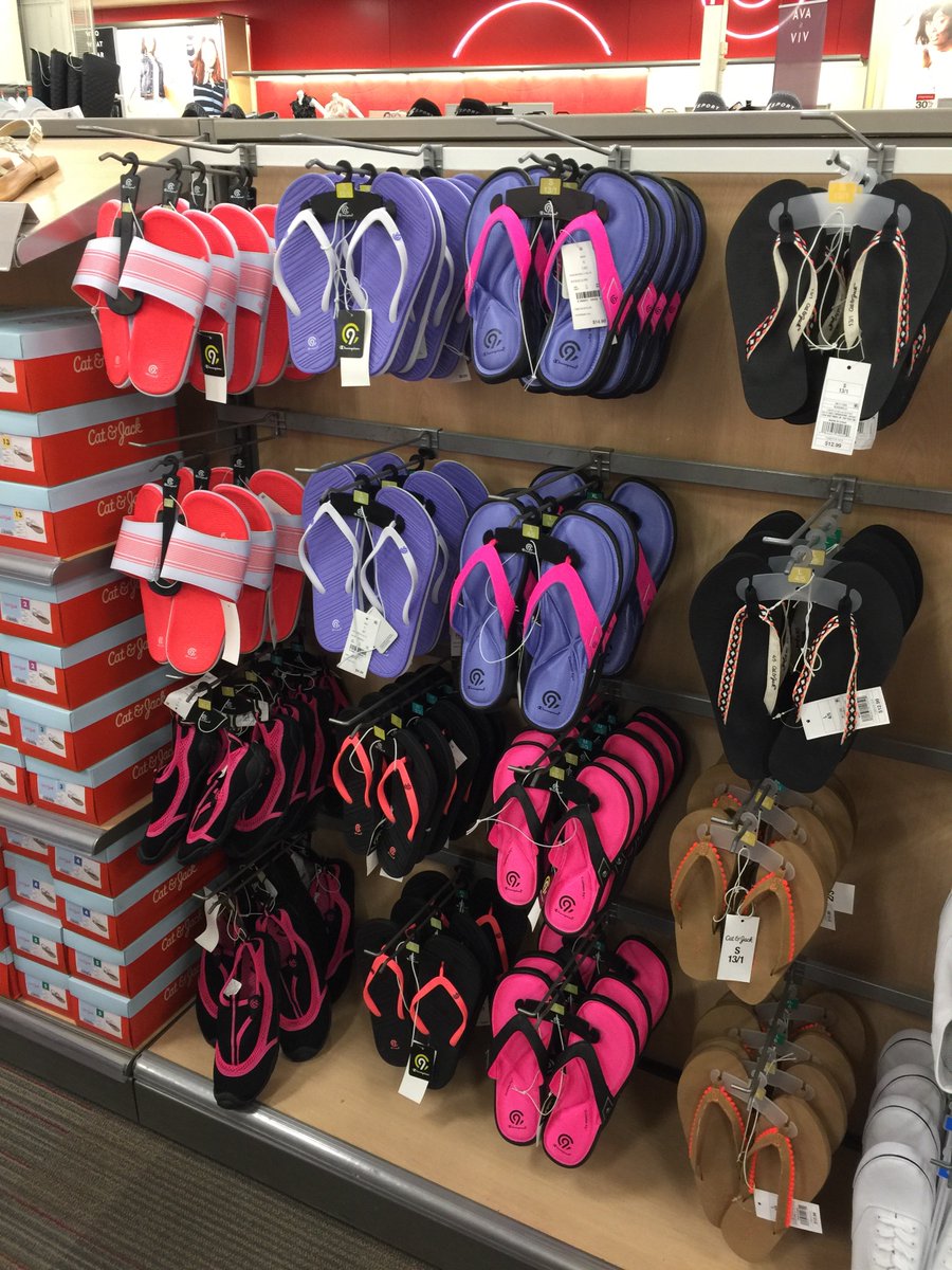 katie_ambuehl's tweet photo. Set just in time for the 60* weather we are getting this weekend! #TargetWillowbrook #FlipFlops @jennkallman @julianeA37 @Judes731 https://t.co/ICqIi3xd5d