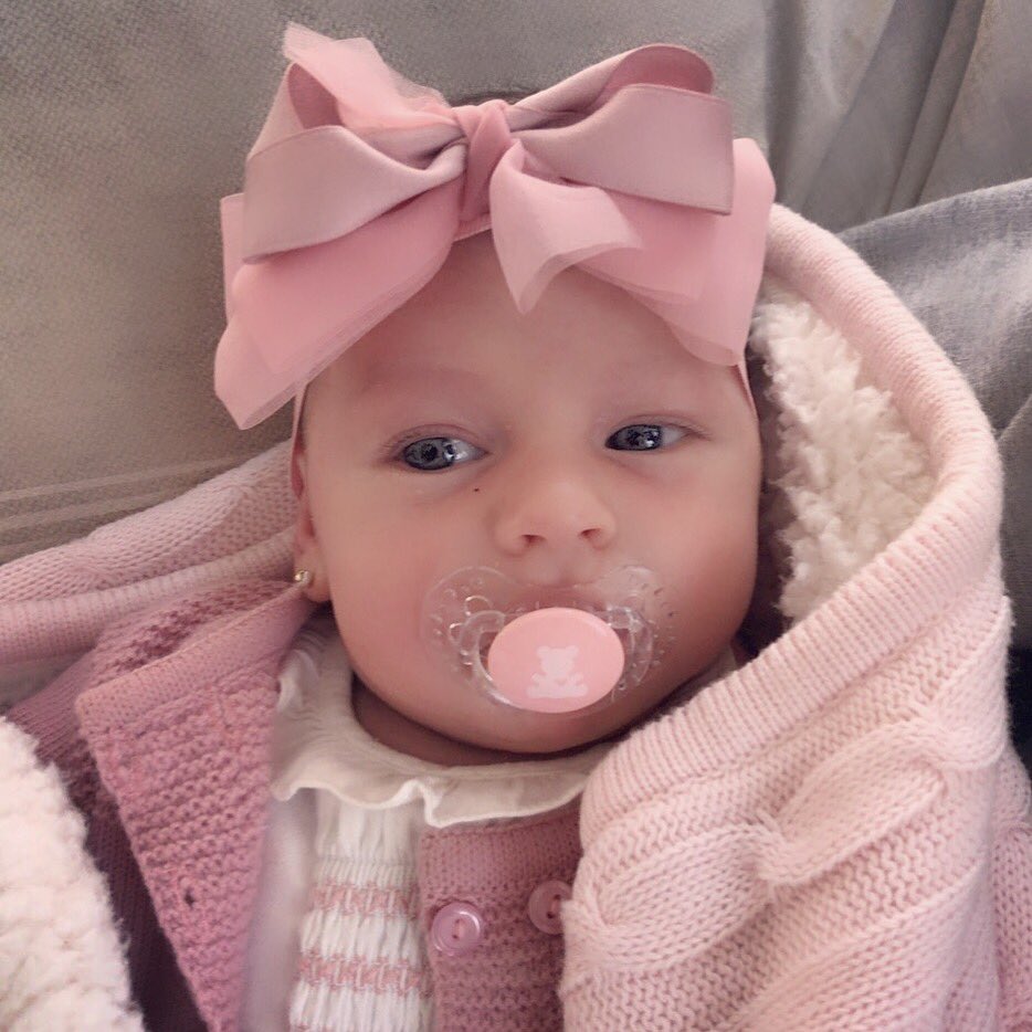 cobo_sandra's tweet photo. Si es que tengo que estar enamorada de ella 👶🏼😍❤ https://t.co/Otd1pdRBiK