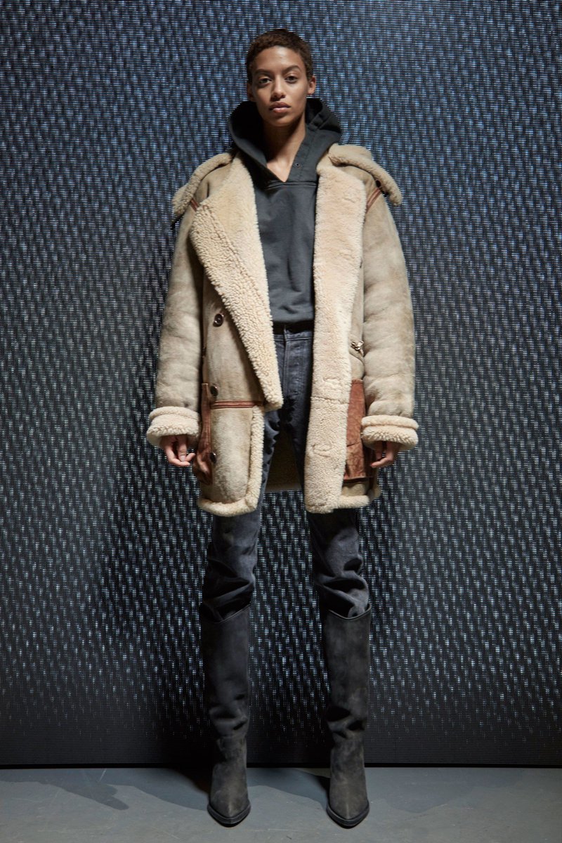 vmagazine's tweet photo. #NowTrending: Shearling @Coach #Yeezy &amp; #R13 #FW17 https://t.co/ipHALzPieR