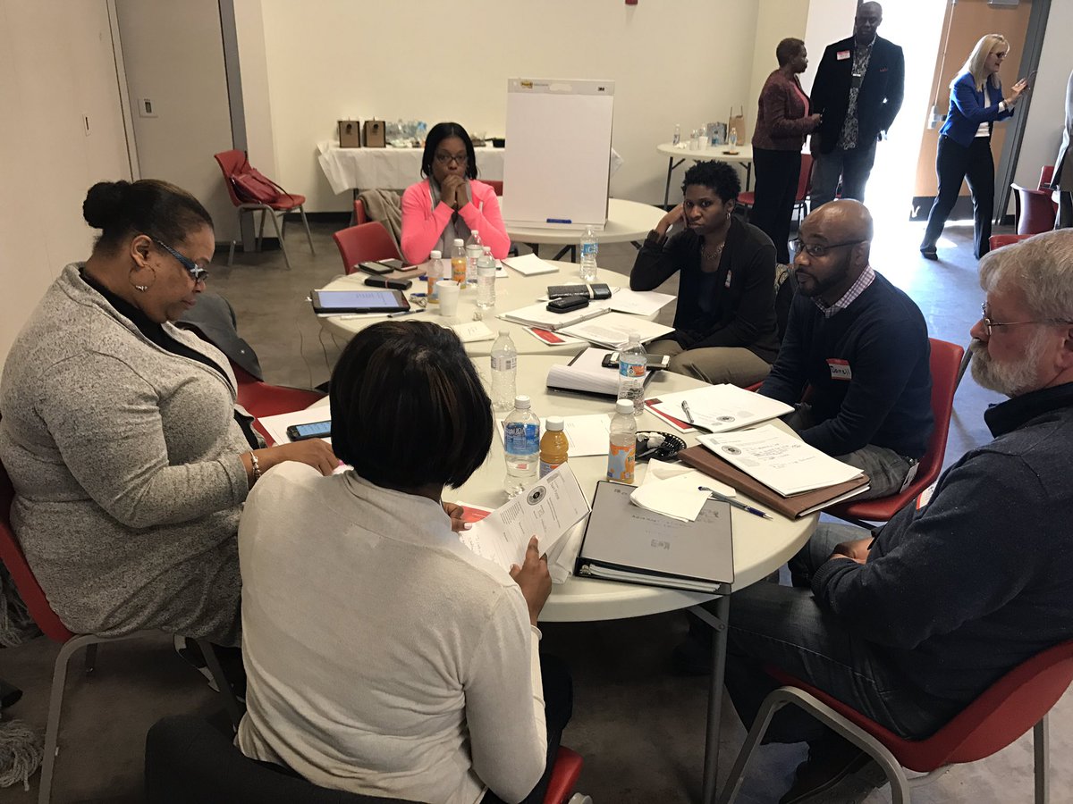 FC_Sr_Centers's tweet photo. Aging & Youth Service Dept. developing a Team Charter for Customer Service. @FultonManager @FultonInfo #FirstIn3 https://t.co/5ed67TXxL9