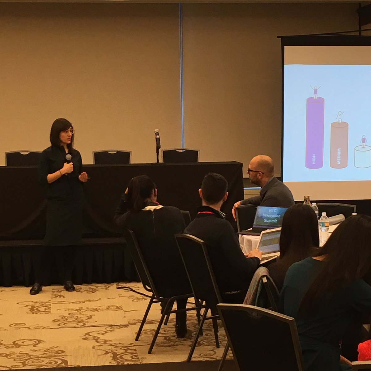 jeanleeee's tweet photo. Meagan Durlak @byVeryday on designing the future of healthcare at the 2017 ID summit #designthefuturenyc https://t.co/ayc2IoFjnd