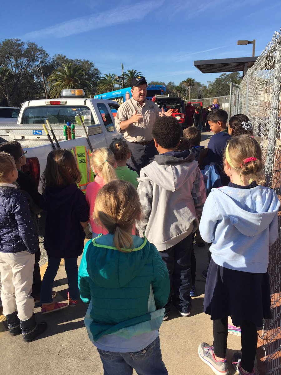 leigh_mrp's tweet photo. CES students enjoying a fun and educational experience with our community/service vehicles. A big thank you to all the agencies who came. https://t.co/091AxUu6JF