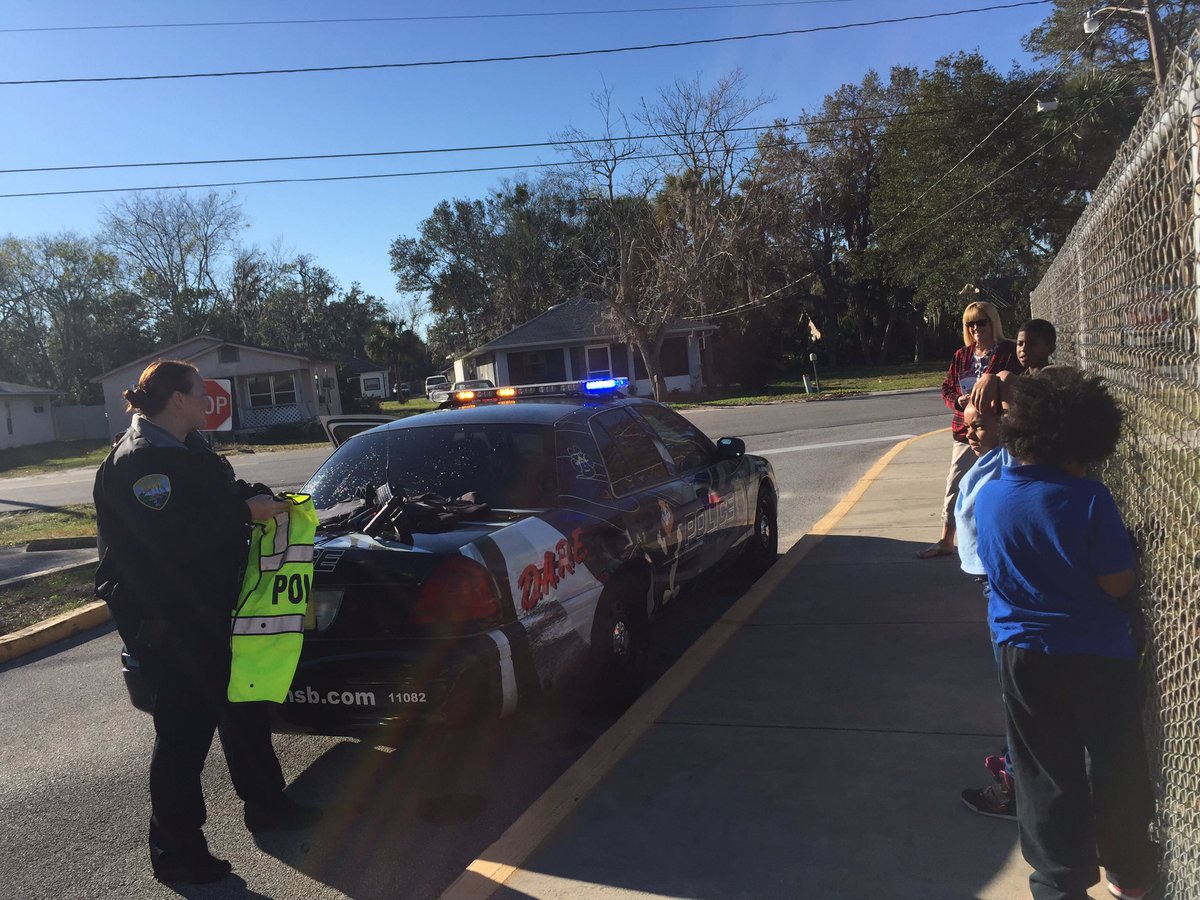 leigh_mrp's tweet photo. CES students enjoying a fun and educational experience with our community/service vehicles. A big thank you to all the agencies who came. https://t.co/091AxUu6JF