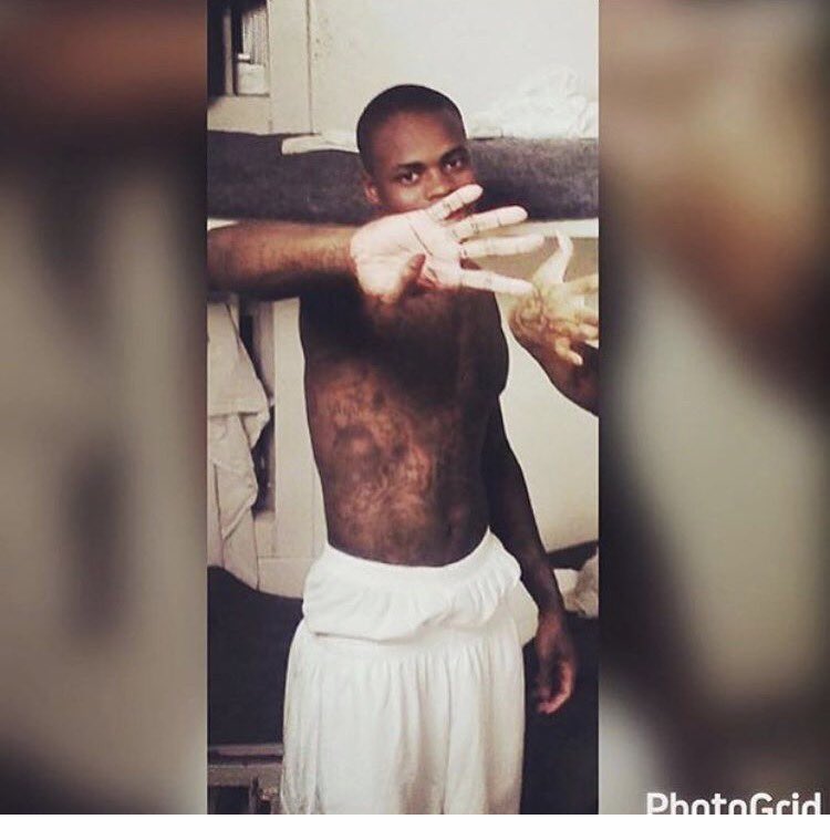 Y0ungsAvage1's tweet photo. Talk to my bro last night he be otw real soon stay tuned #4blk double〽️ shit💰💰🏃🏽🏃🏽🏃🏽 https://t.co/jUN3vKGxew