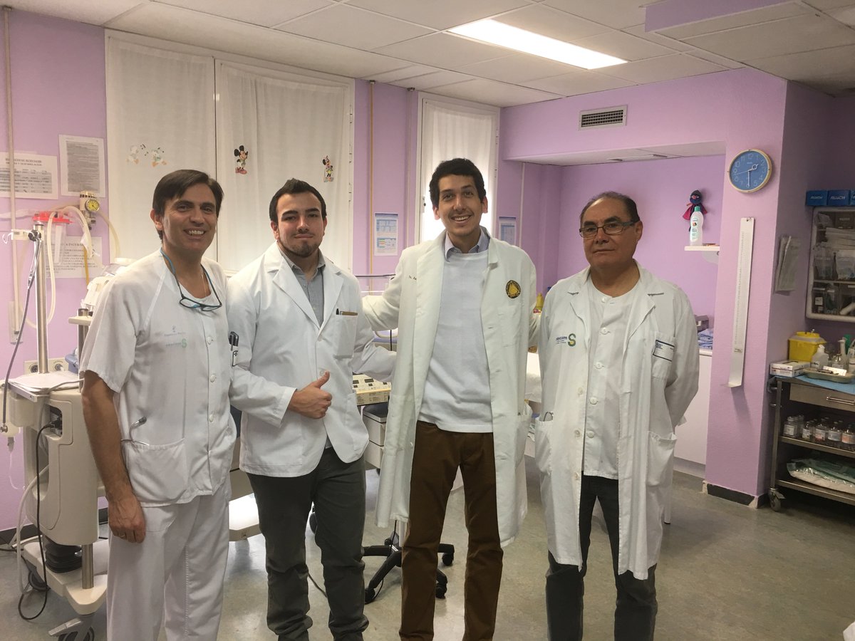 joinatlantis's tweet photo. Fellows with doctors they shadowed on their pediatrics rotation in Valdepeñas #atlantisfellowfriday #shadowabroad #premed https://t.co/Pueh8A2oeD