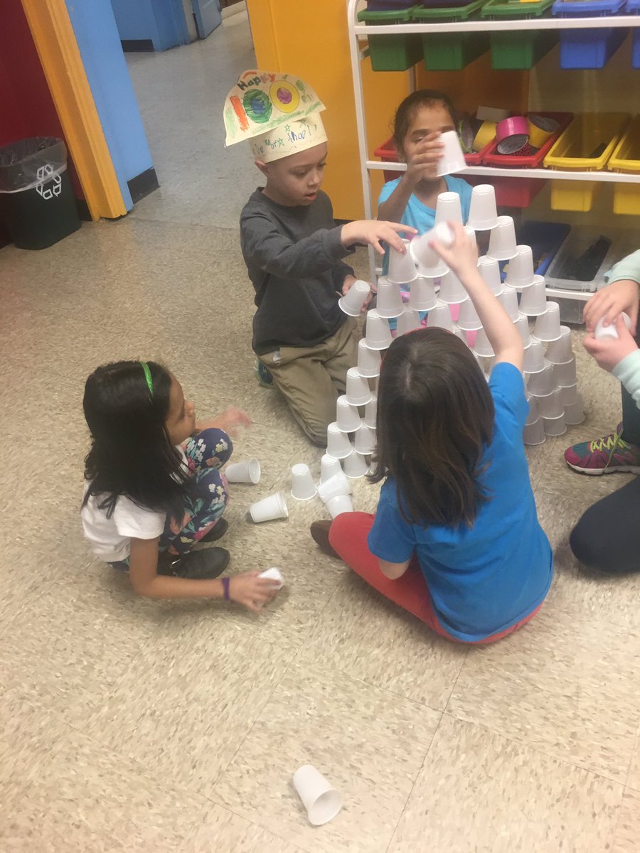 JamieTetro's tweet photo. Ss celebrate #100days @MTPSFairview by designing &amp; creating in the makerspace! #mtpspride #fvcreates https://t.co/0SPCMJTuPE