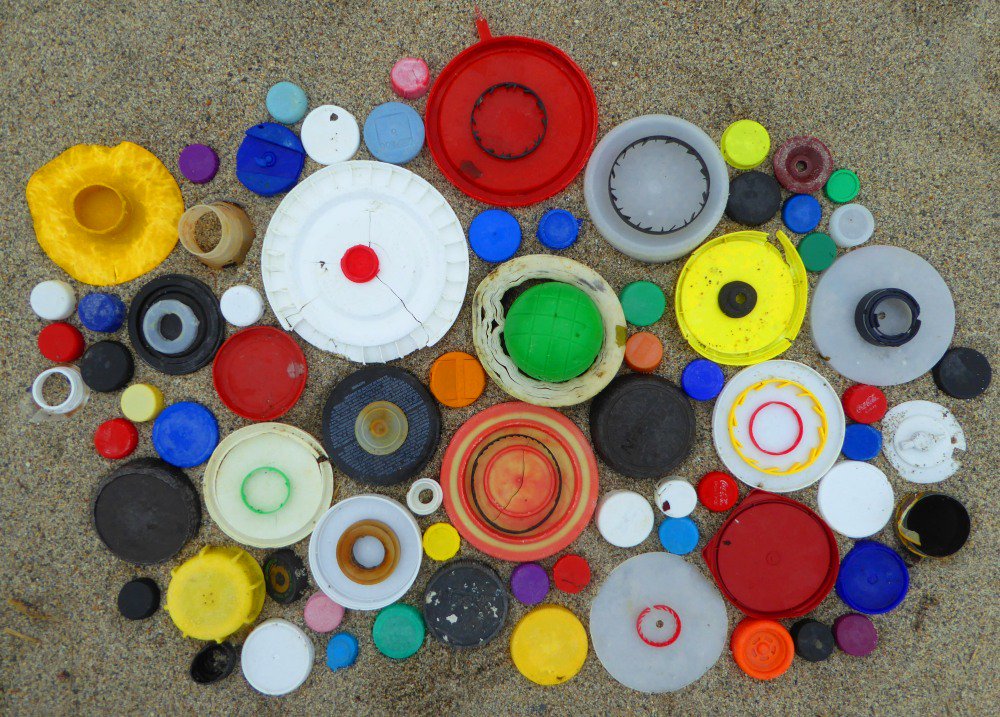 BeachcombingBB's tweet image. #PlasticPollution comes in all shapes-todays #2minutebeachclean  had me going round the bend @PlasticPollutes @PlasticOceans @MCleanBeaches