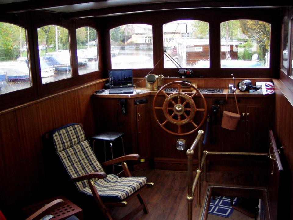 This is an amazing barge for sale, wait until you see the interior ! bit.ly/2m3w4SZ #boatforsale