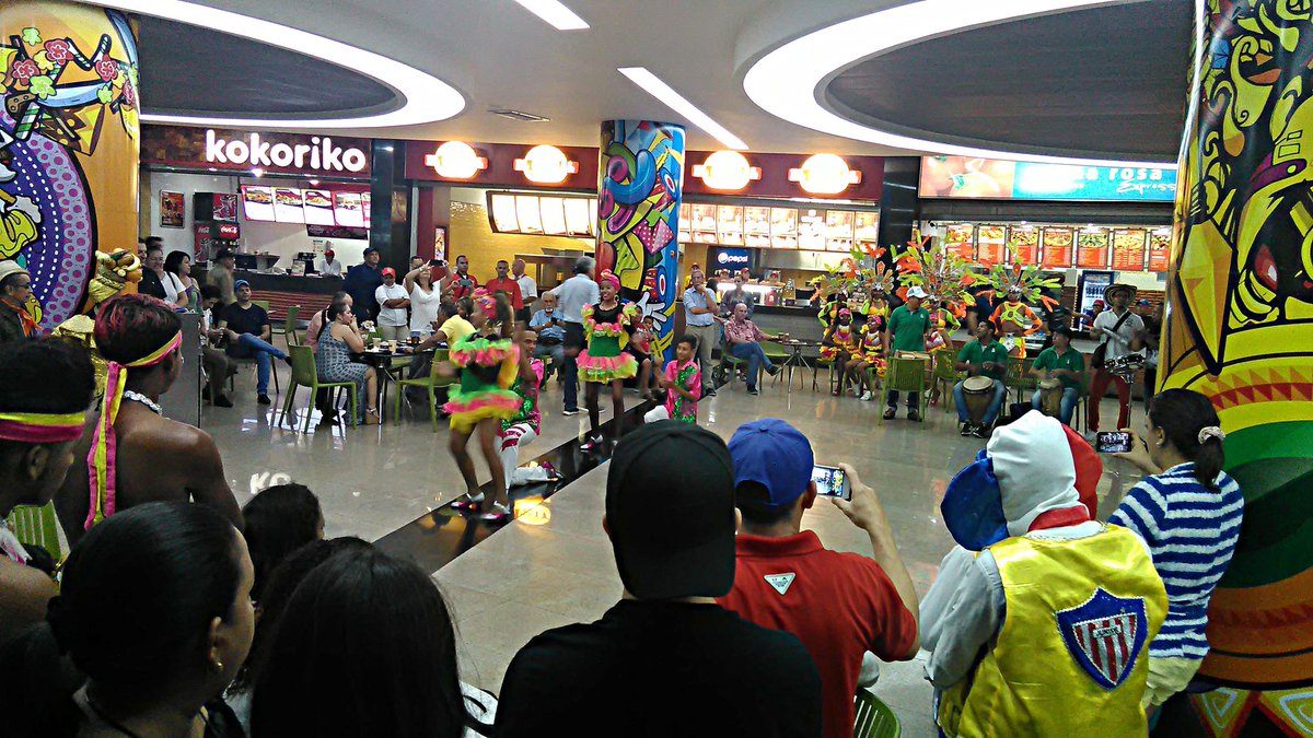 carnavalso's tweet photo. @Carnavalso se tomo el centro comercial @CCBuenavista
#Promo365
#Carnaval365
#Lafiestaesdetodos https://t.co/3Fv5BlLklU