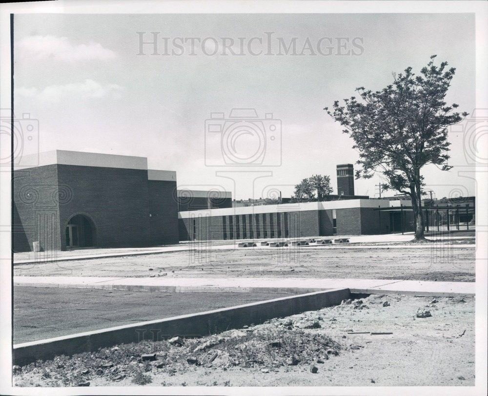 Detroit Griot tweet media