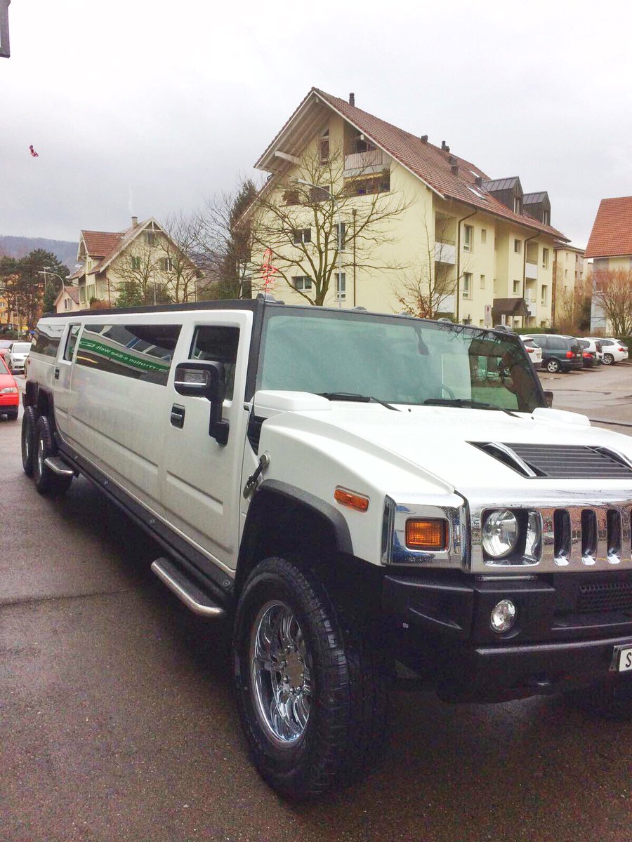 kuhnrobert's tweet photo. Unser neuer Stretch #Hummer in weiss. H2 3 Achsen. #Kiwilimo https://t.co/FehKCPuSEg