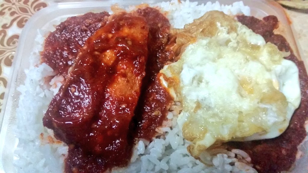 mhdrhreee's tweet image. br1m tak masuk , benda yang lain pulak masuk ni #jemput #nasilemak #sambalAyam
